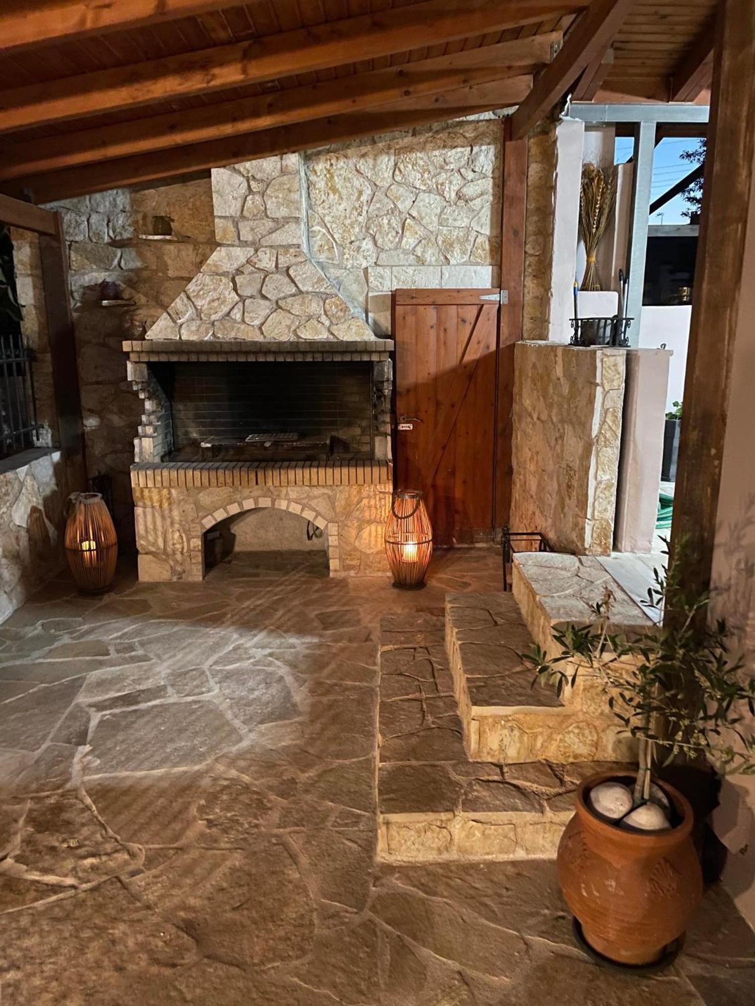 Lithos House Apartment
